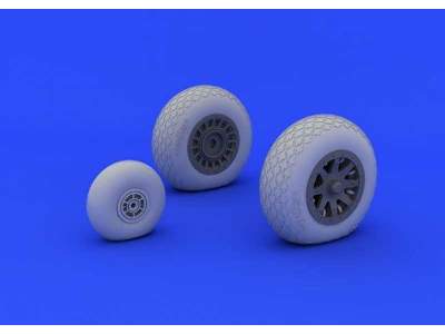 PBY-5A wheels 1/48 - Revell - image 1