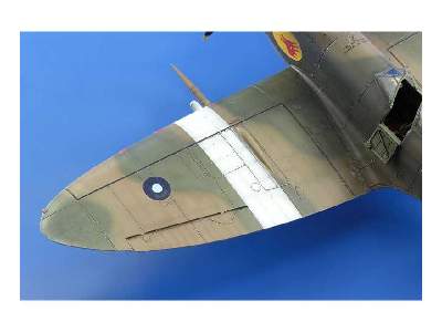 Spitfire Mk. VIII 1/48 - image 21