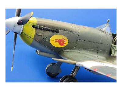 Spitfire Mk. VIII 1/48 - image 22