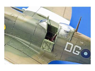 Spitfire Mk. VIII 1/48 - image 23