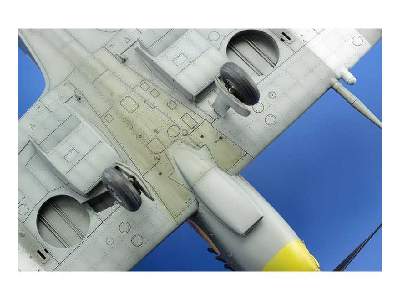 Spitfire Mk. VIII 1/48 - image 27