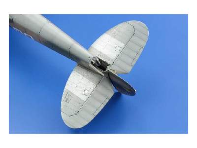 Spitfire Mk. VIII 1/48 - image 29