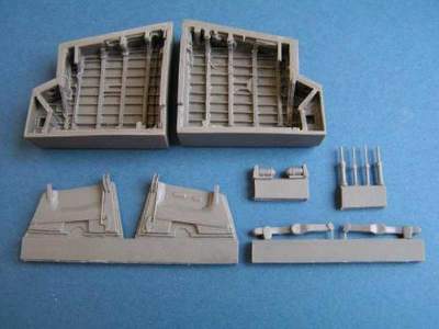 E. E. Canberra main wheel well for Airfix - image 1