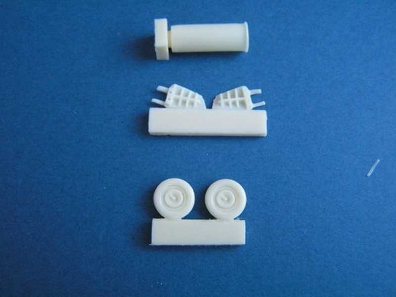 MiG-15bis/15UTI upgrade ( Wheels, airbrakes, jet pipe) for Hobby - image 1