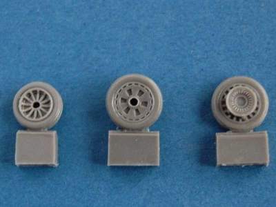 F-86F Sabre wheel for Airfix - image 1