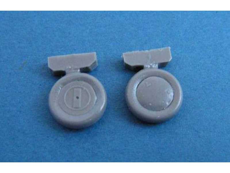 Gloster Gladiator wheels for Airfix - image 1