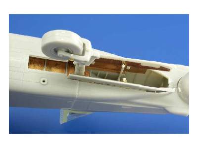 OV-10D exterior 1/32 - Kitty Hawk - image 12