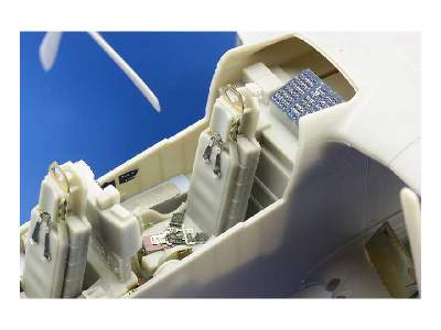OV-10D seatbelts 1/32 - Kitty Hawk - image 3
