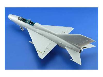 MiG-21UM exterior 1/48 - Trumpeter - image 3