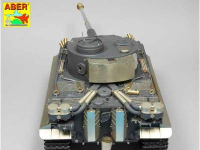 Pz.Kpfw. VI Ausf.E (Sd.Kfz.181) Tiger I s.PzAbt. 501 in Tunisia - image 4