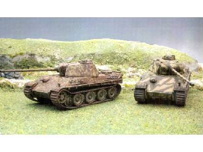 Pz. Kpfw. V Panther Ausf. G - 2 fast assembly kits  - image 1