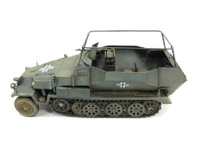 Sd. Kfz. 251/17 Ausf. C Funkwagen (Command Vegicle) - image 3