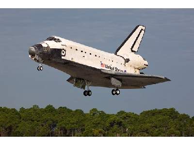 Space Shuttle w/Cargo Bay and Satellite - image 1