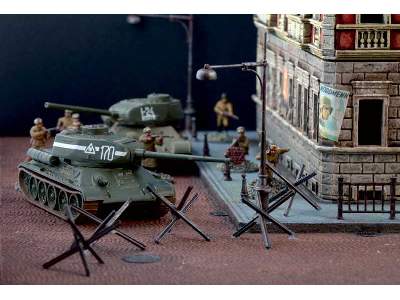 Battle of Berlin Diorama Set - image 7