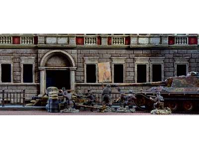 Battle of Berlin Diorama Set - image 8