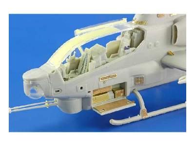 AH-1Z interior S. A. 1/48 - Kitty Hawk - image 2