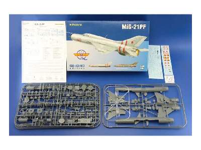 MiG-21PF 1/48 - image 2